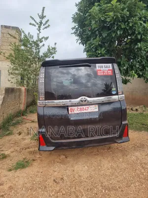 Toyota Voxy 2014 Beige