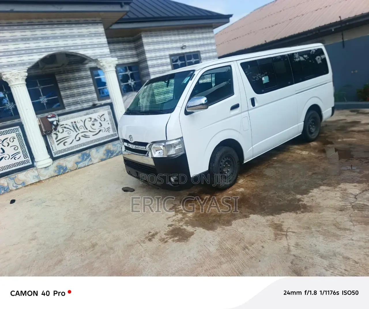Toyota HiAce 2010 White