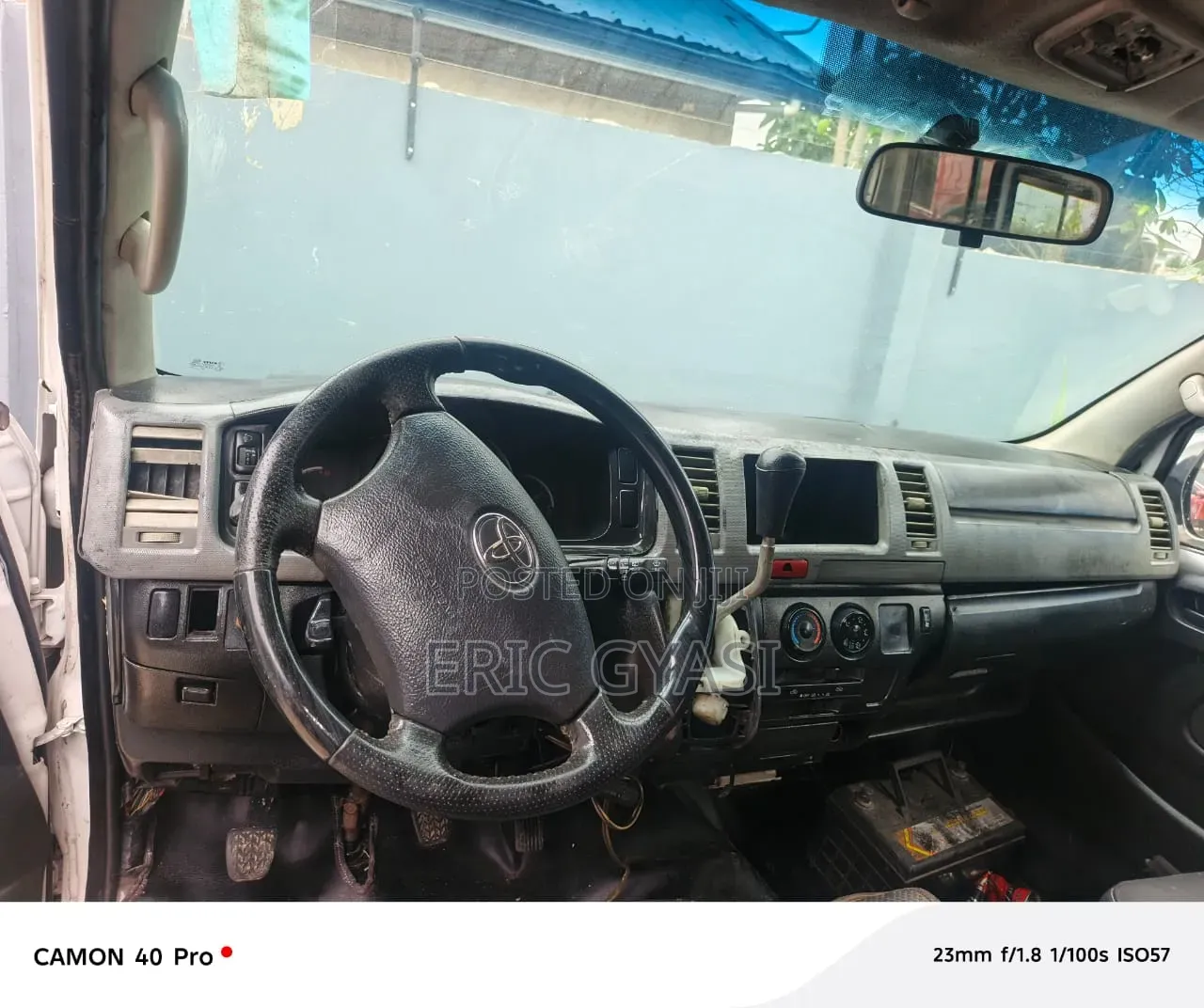 Toyota HiAce 2010 White
