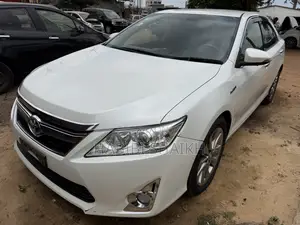 Toyota Camry LE 4dr Sedan (2.5L 4cyl 6A) 2013 White