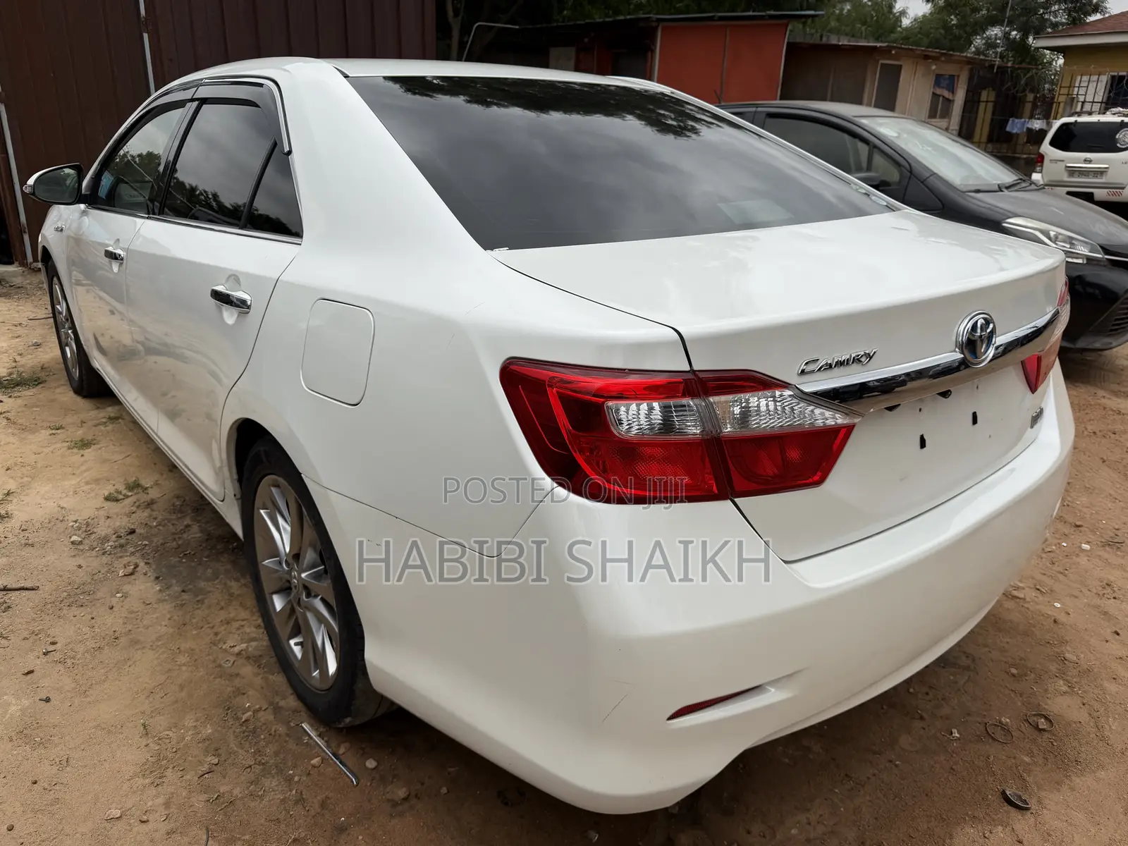 Toyota Camry LE 4dr Sedan (2.5L 4cyl 6A) 2013 White