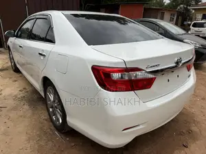 Toyota Camry LE 4dr Sedan (2.5L 4cyl 6A) 2013 White