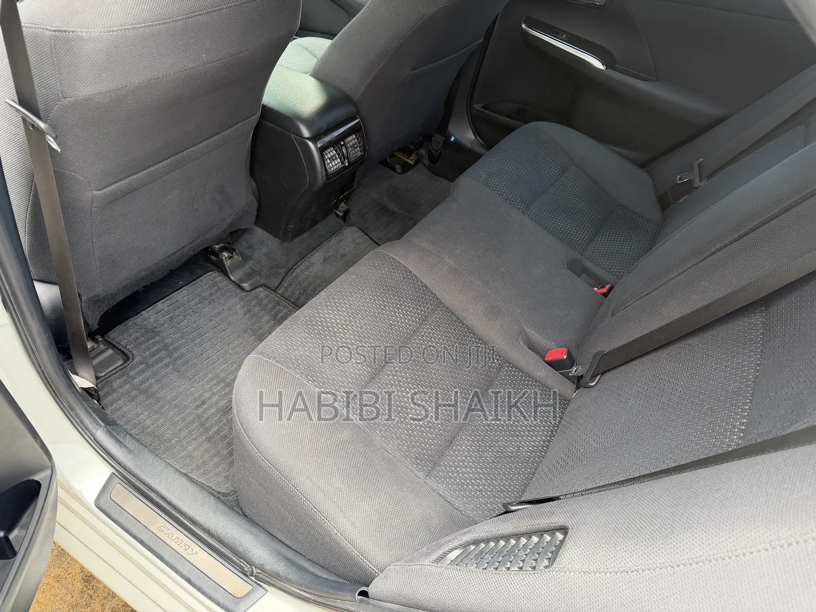 Toyota Camry LE 4dr Sedan (2.5L 4cyl 6A) 2013 White