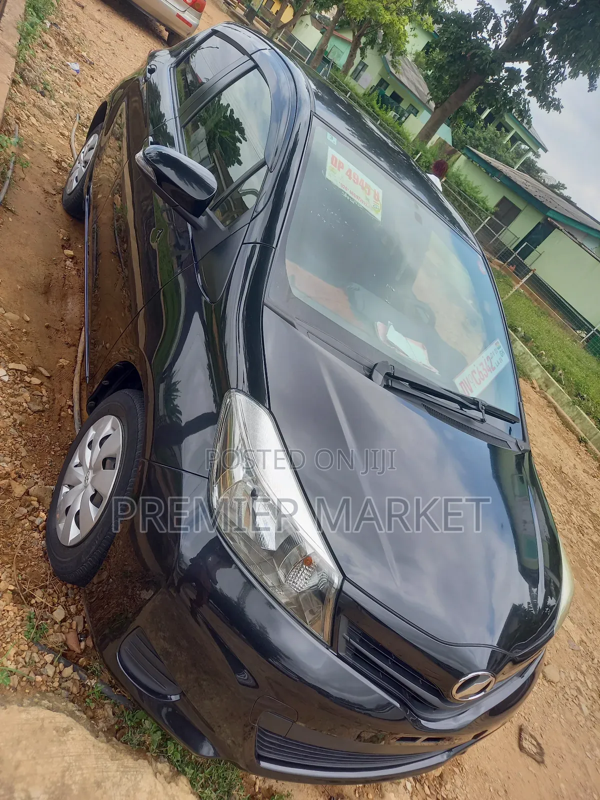 Toyota Vitz 1.3 FWD 5dr 2012 Black