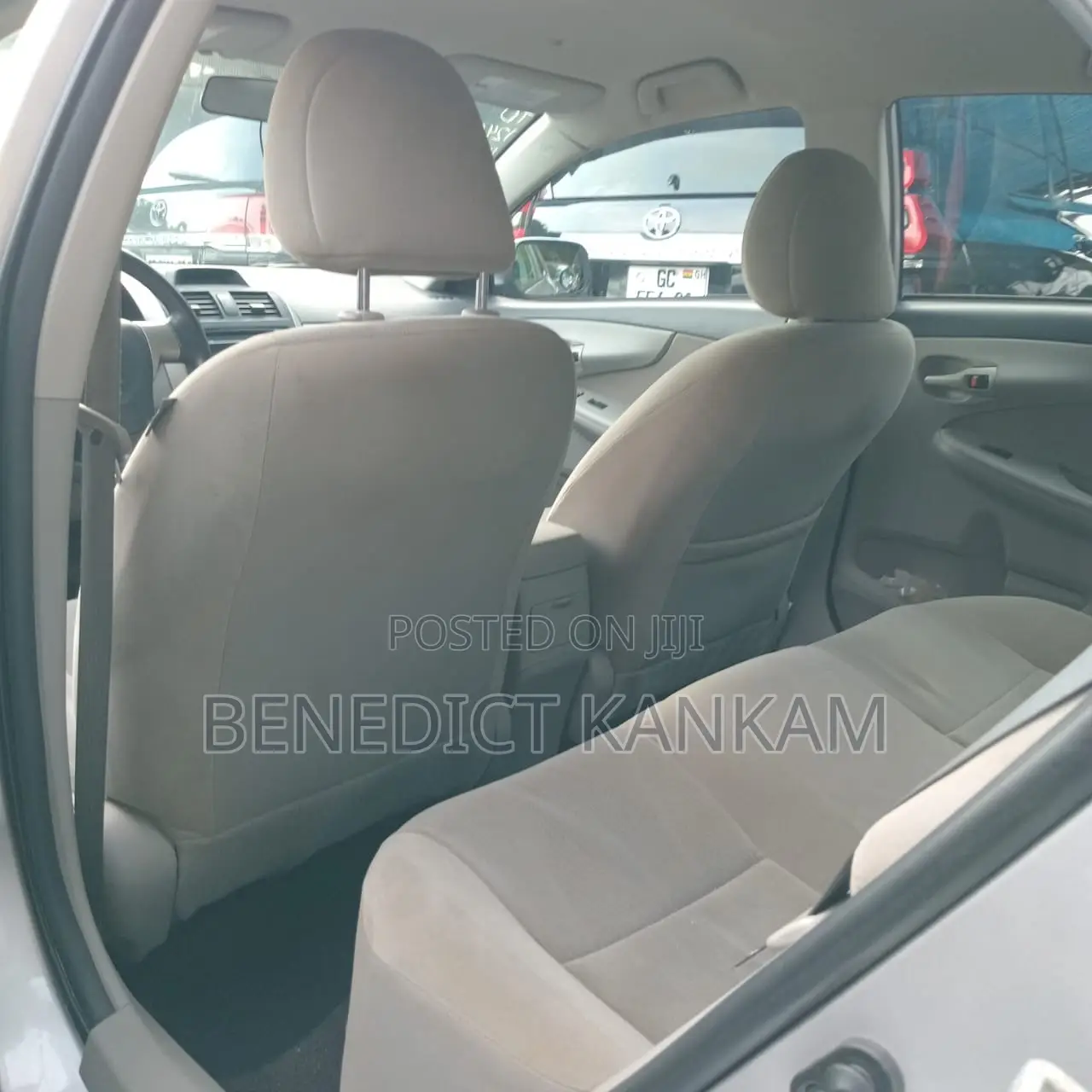Toyota Corolla LE 4dr Sedan (1.8L 4cyl 4A) 2013 Silver