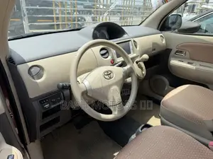 Toyota Sienta 1.5 AWD 2013 Brown