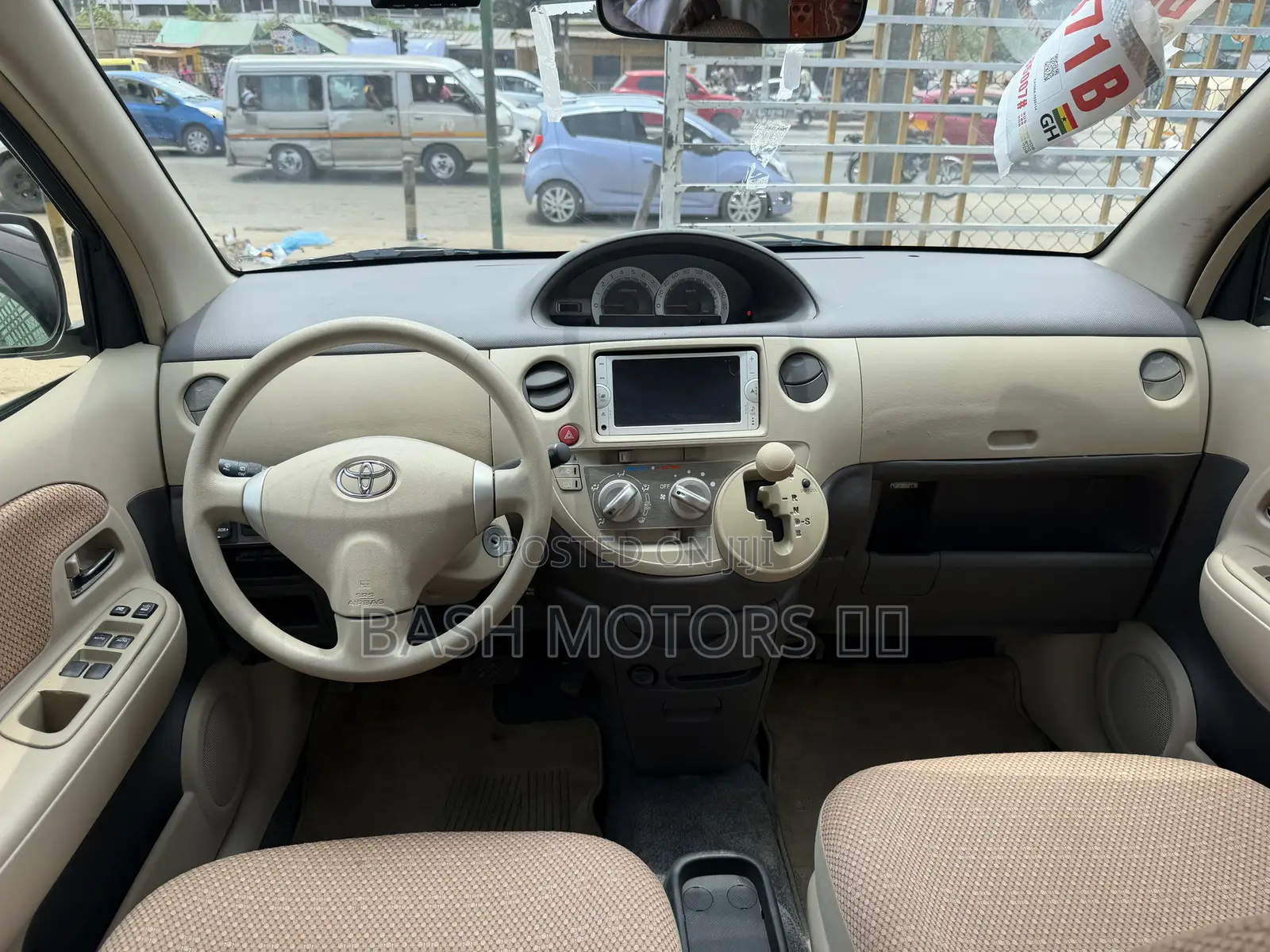 Toyota Sienta 1.5 AWD 2013 Brown