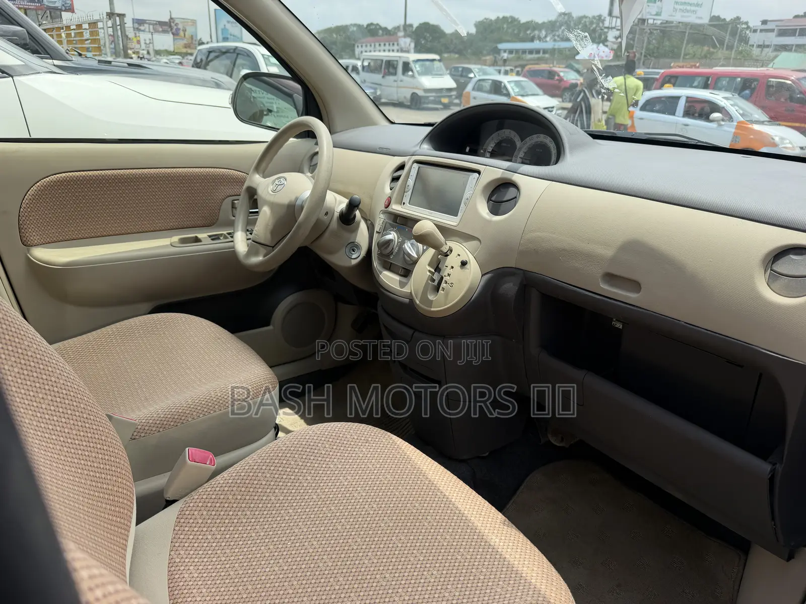 Toyota Sienta 1.5 AWD 2013 Brown