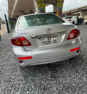 Toyota Corolla 2010 Silver