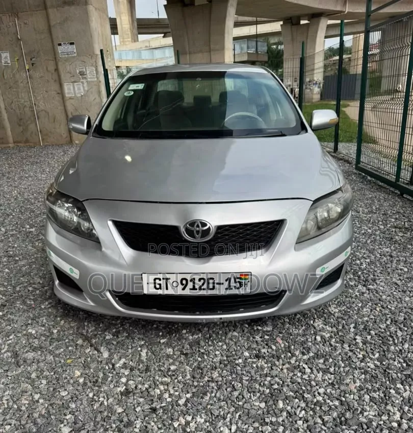 Toyota Corolla 2010 Silver