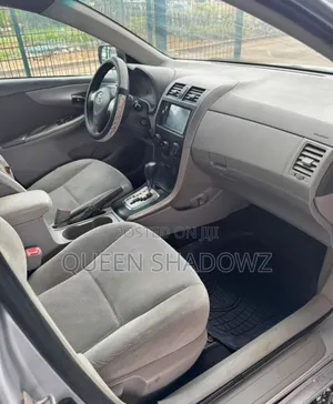 Toyota Corolla 2010 Silver
