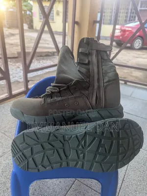 Service Boots