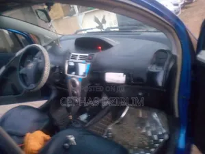 Toyota Vitz 1.5 FWD 3dr 2010 Blue