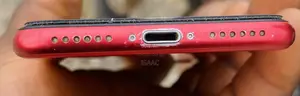 Apple iPhone SE (2022) 128 GB Red
