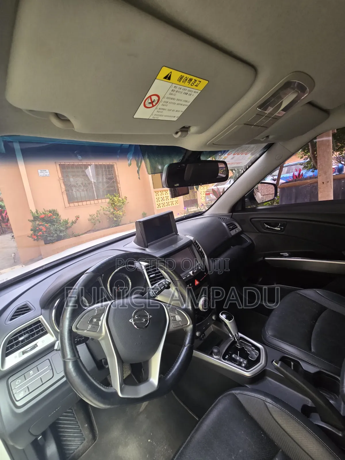 SsangYong Tivoli 2016 White