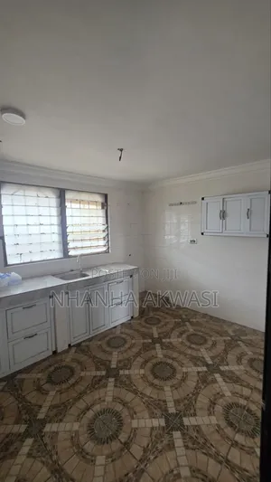 3bdrm Apartment in Junction Mall, Sakumono for rent