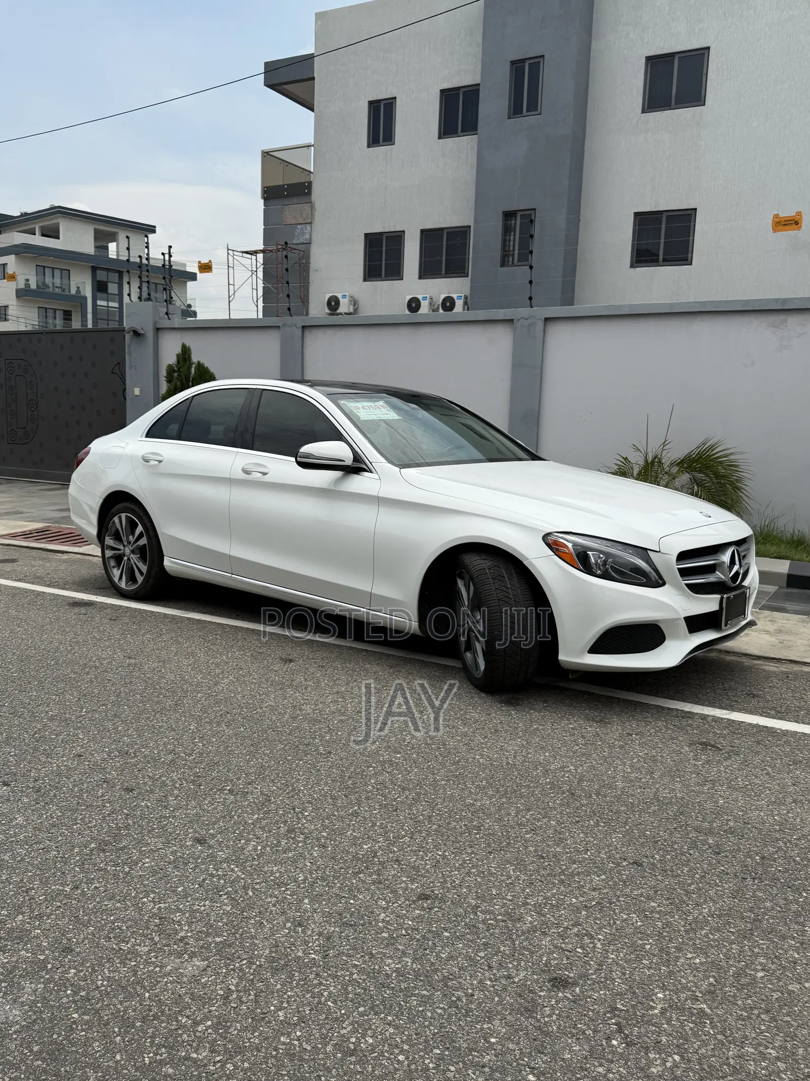 Mercedes-Benz C300 Luxury Sedan RWD (2.0L 4cyl 7A) 2017 White