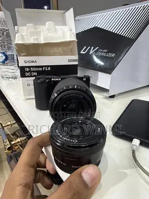 Sony Zv-e10 Body+Kit Lens+Sigma 28–70mm Lens (Clean • Ready To Shoot)