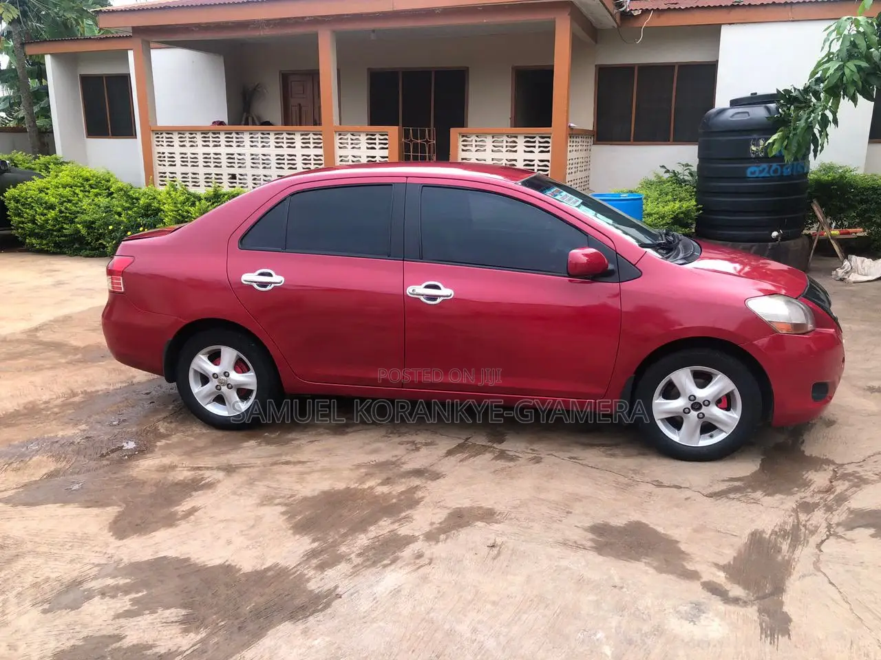 Toyota Yaris Base Sedan 4dr 2010 Red