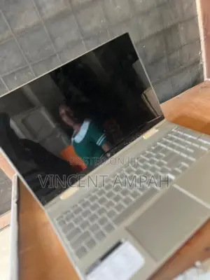 Laptop HP 15-dw1197nia 8GB Intel Core i5 HDD 512GB