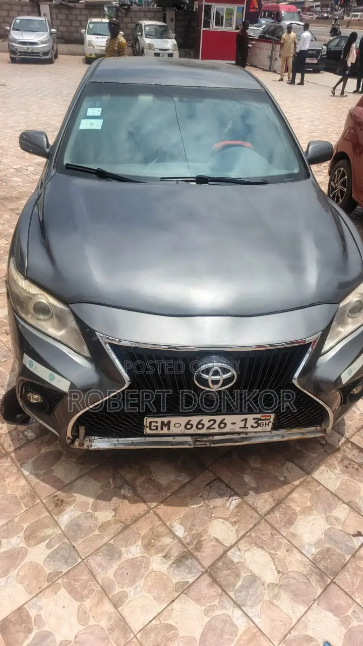 Toyota Camry LE 4dr Sedan (2.5L 4cyl 6A) 2011 Gray