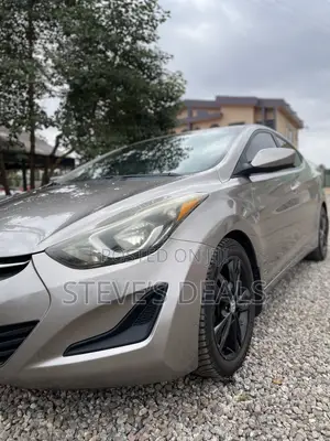 Hyundai Elantra SE 4dr Sedan (1.8L 4cyl 6M) 2015 Gold