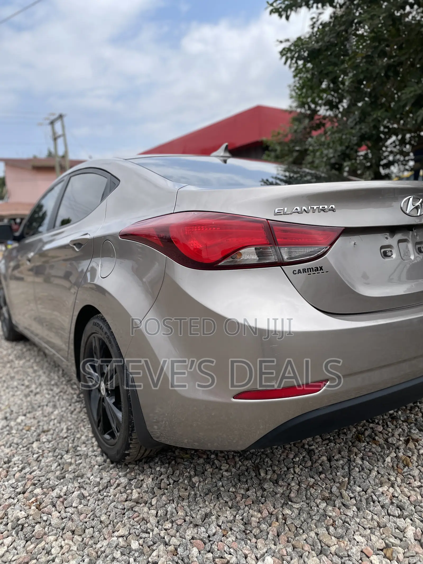 Hyundai Elantra SE 4dr Sedan (1.8L 4cyl 6M) 2015 Gold