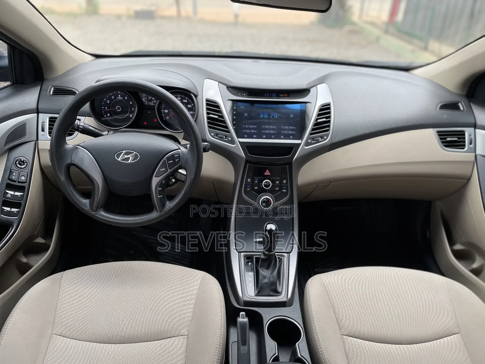 Hyundai Elantra SE 4dr Sedan (1.8L 4cyl 6M) 2015 Gold