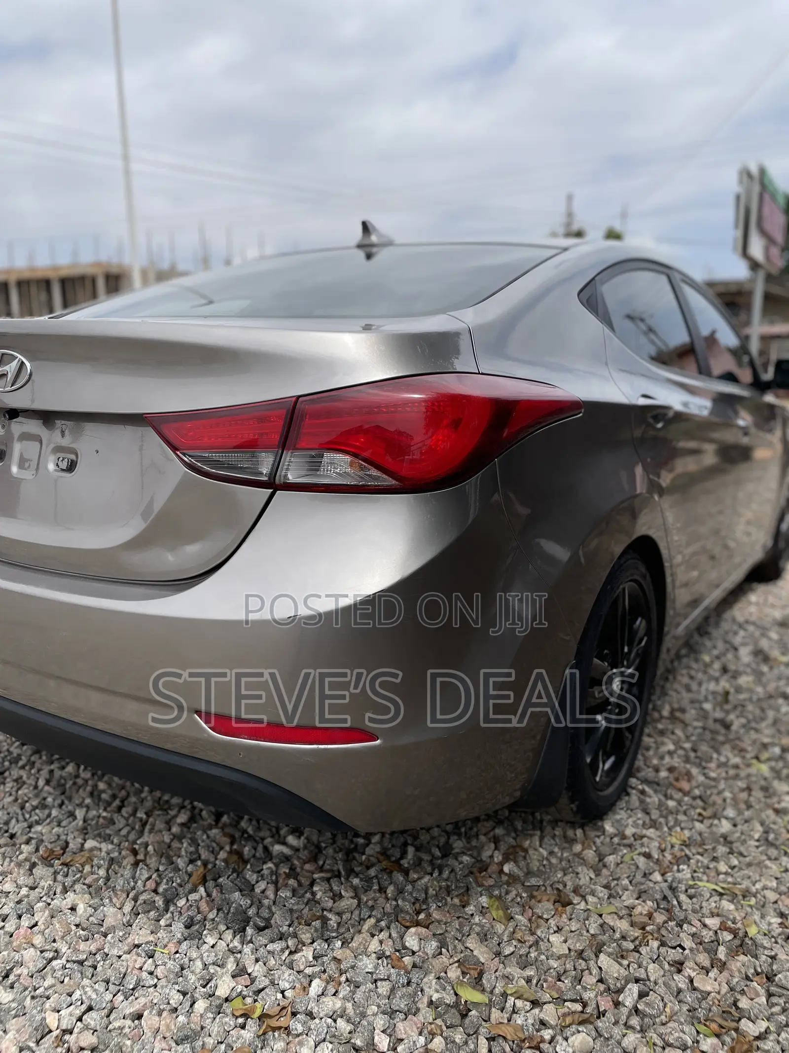 Hyundai Elantra SE 4dr Sedan (1.8L 4cyl 6M) 2015 Gold