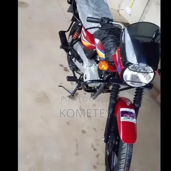 New Bajaj Boxer 150 UG 2026 Red