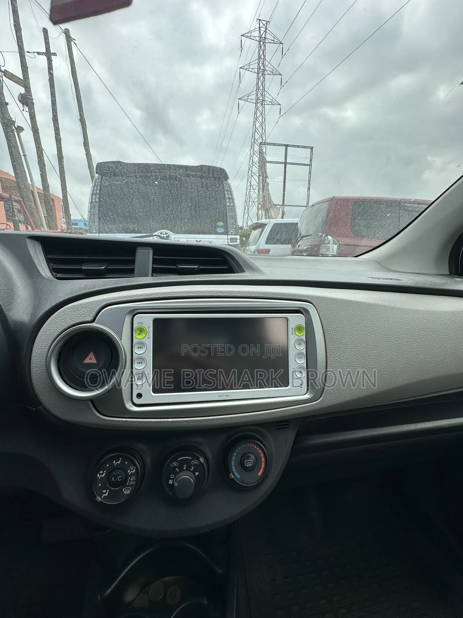 Toyota Vitz 1.3 AWD 3dr 2012 Gray