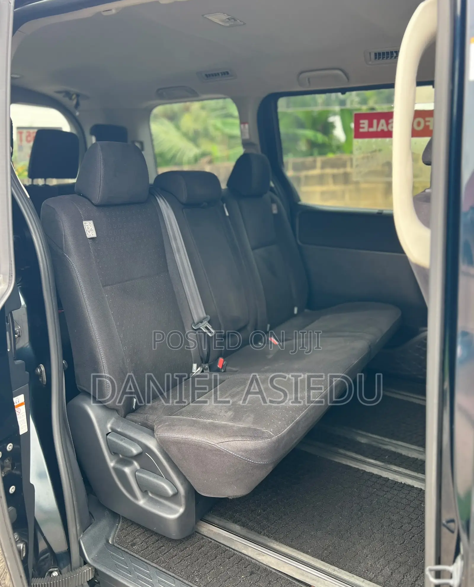 Toyota Voxy V 4WD 8-Seater 2015 Gray