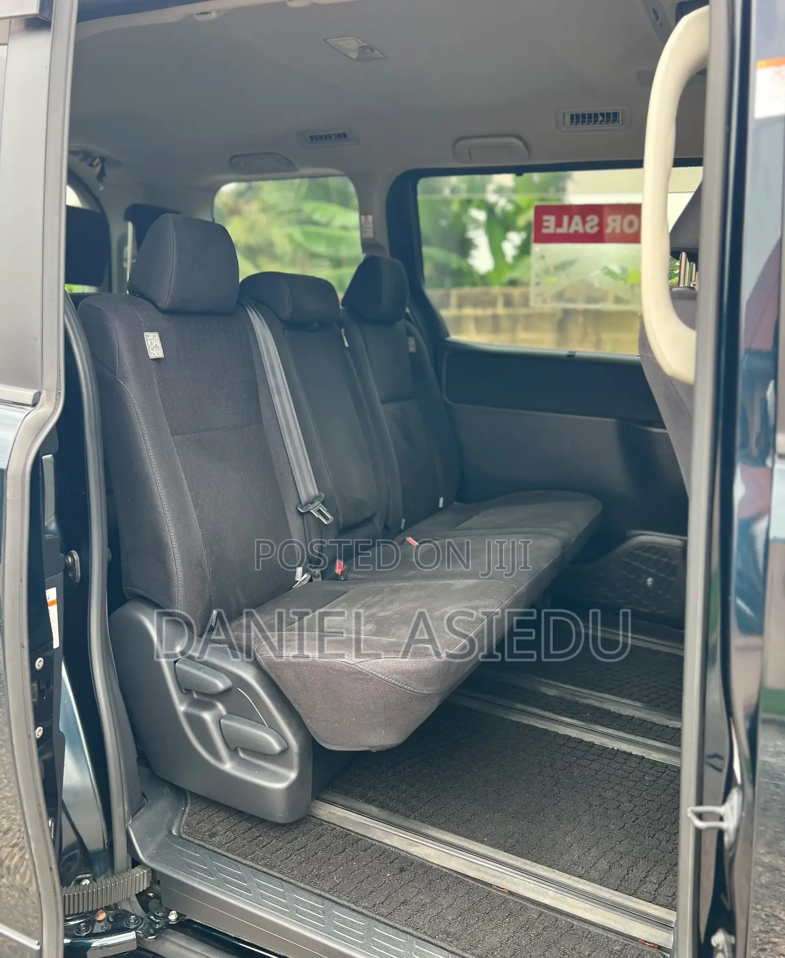 Toyota Voxy V 4WD 8-Seater 2015 Gray