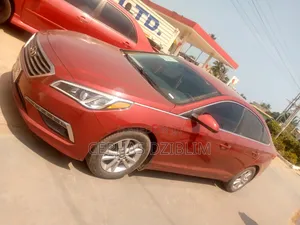 Hyundai Sonata SE 2018 Red