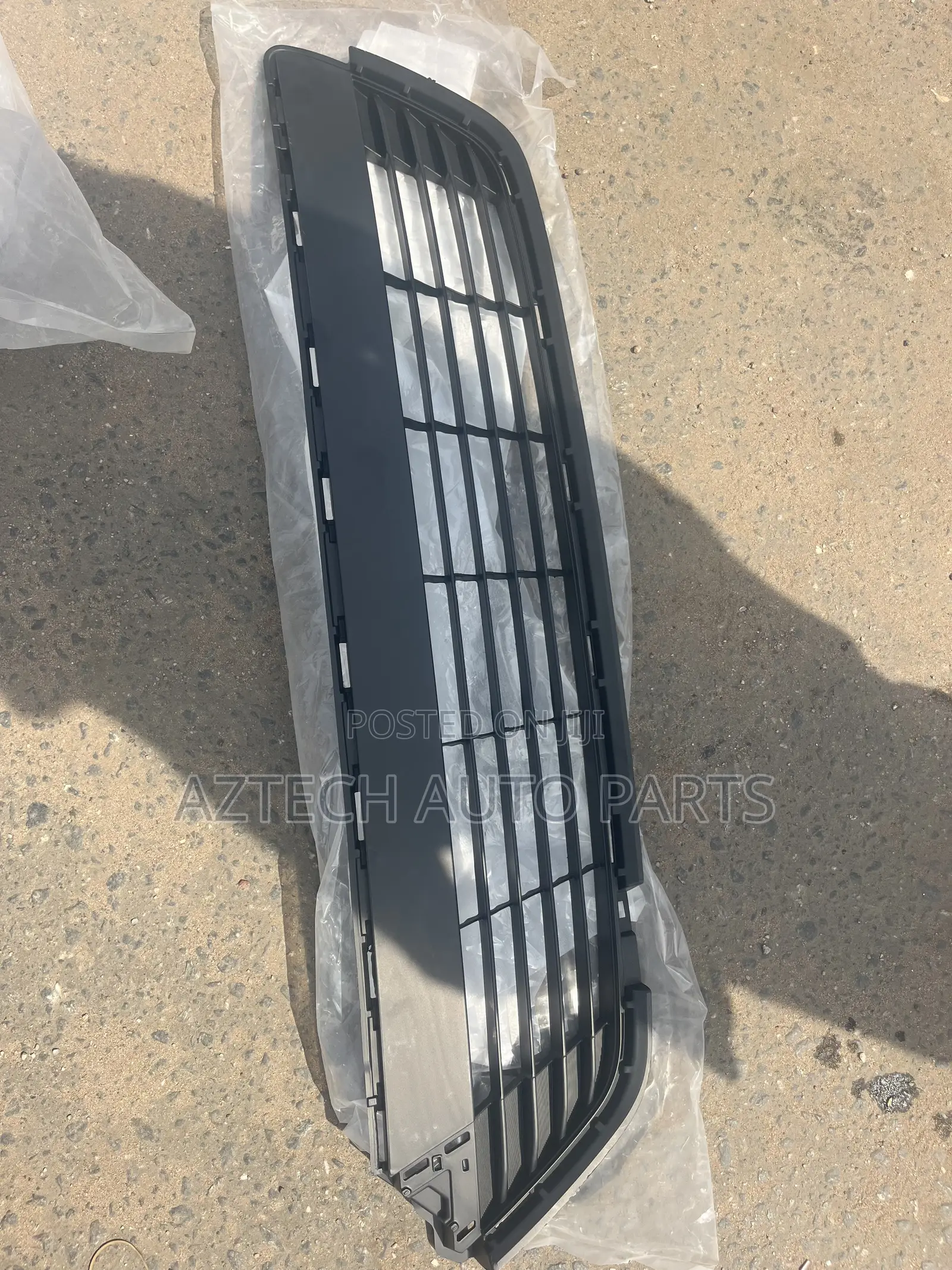 Toyota Vitz 2012 2013 2014 Down Shells Grille