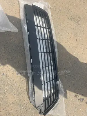 Toyota Vitz 2012 2013 2014 Down Shells Grille