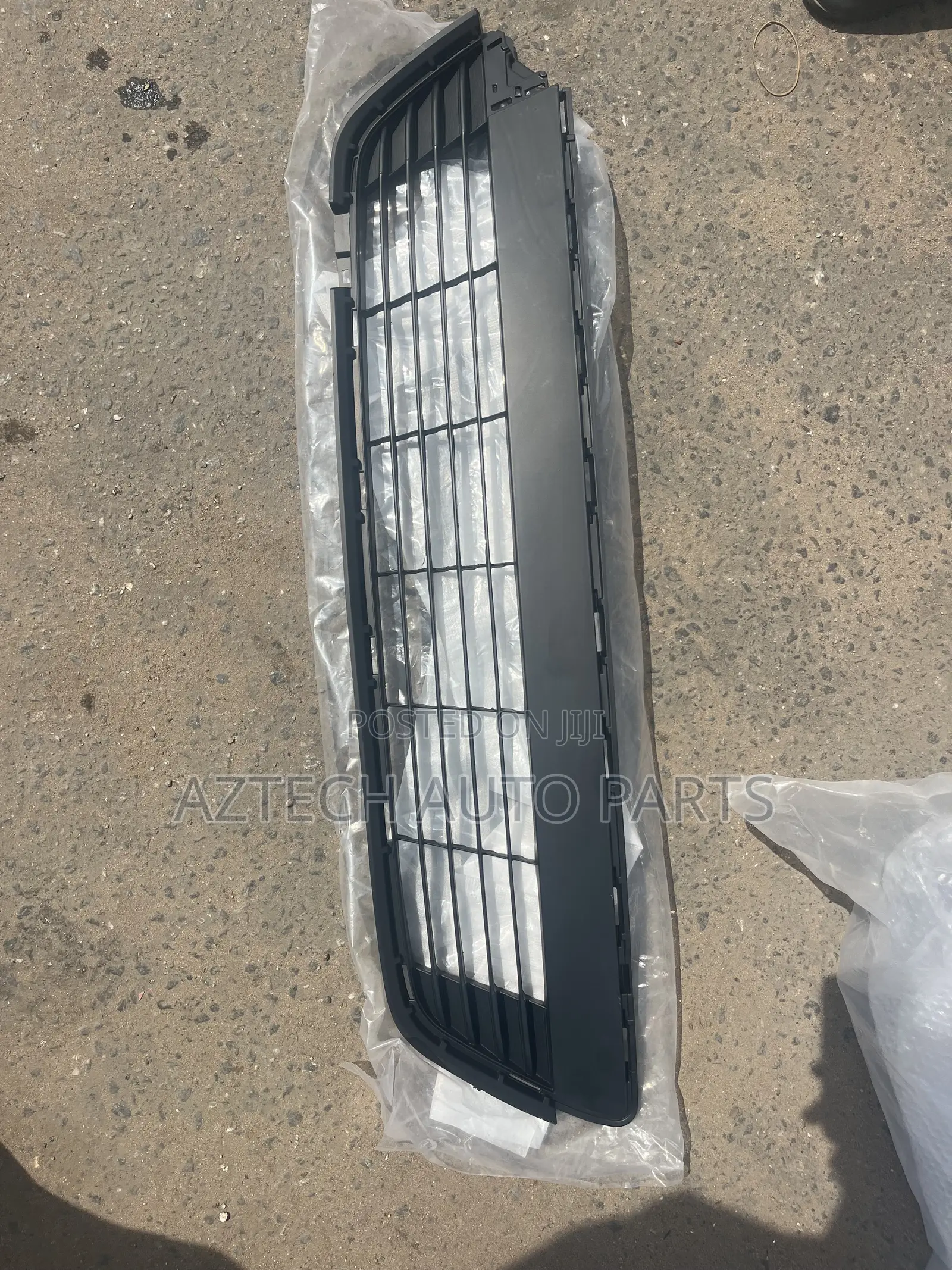 Toyota Vitz 2012 2013 2014 Down Shells Grille