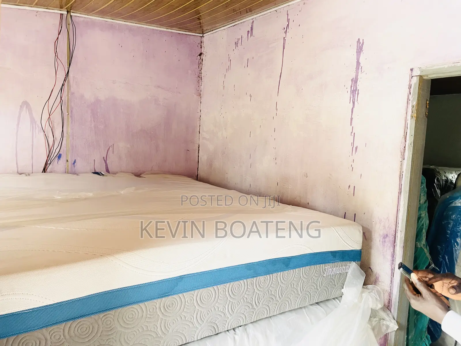 Thomasville Memory Foam Beds(king) 76/80 15inches