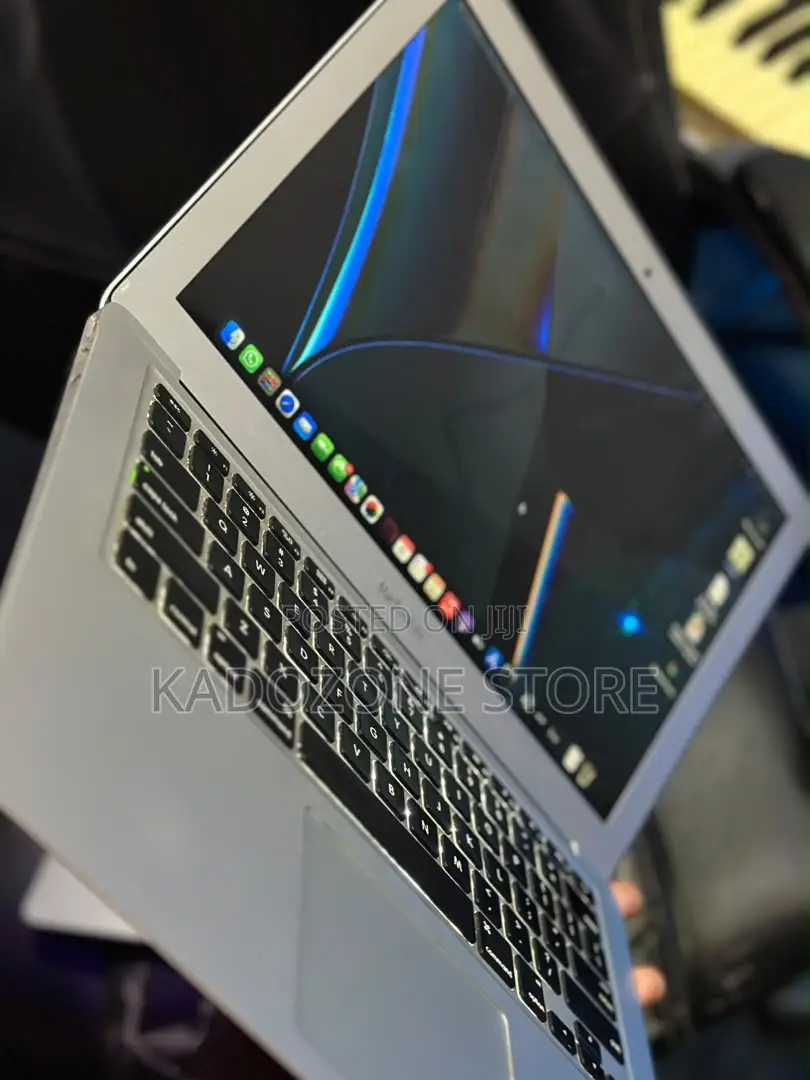Laptop Apple MacBook Air 8GB Intel Core i5 SSD 128GB