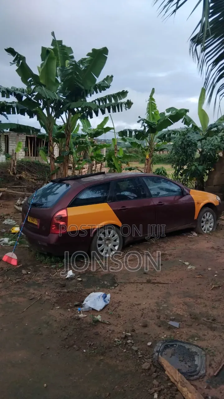 Nissan Primera 2008 Red