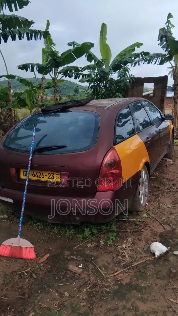 Nissan Primera 2008 Red