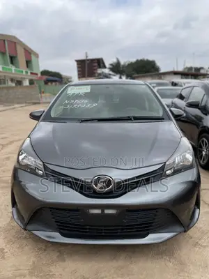 Toyota Vitz 1.3 FWD 5dr 2016 Gray