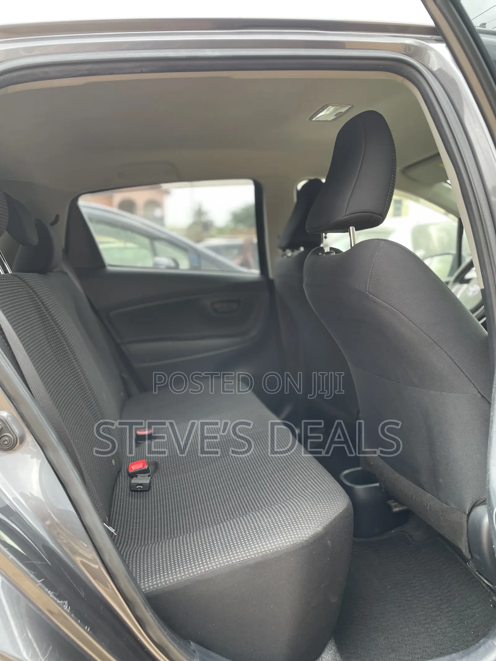 Toyota Vitz 1.3 FWD 5dr 2016 Gray