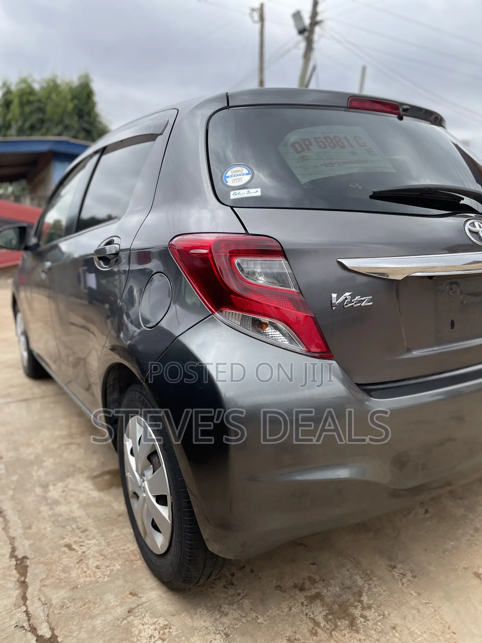 Toyota Vitz 1.3 FWD 5dr 2016 Gray
