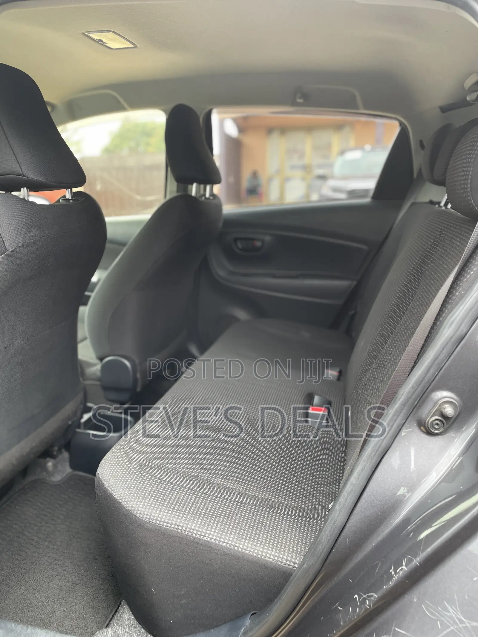 Toyota Vitz 1.3 FWD 5dr 2016 Gray
