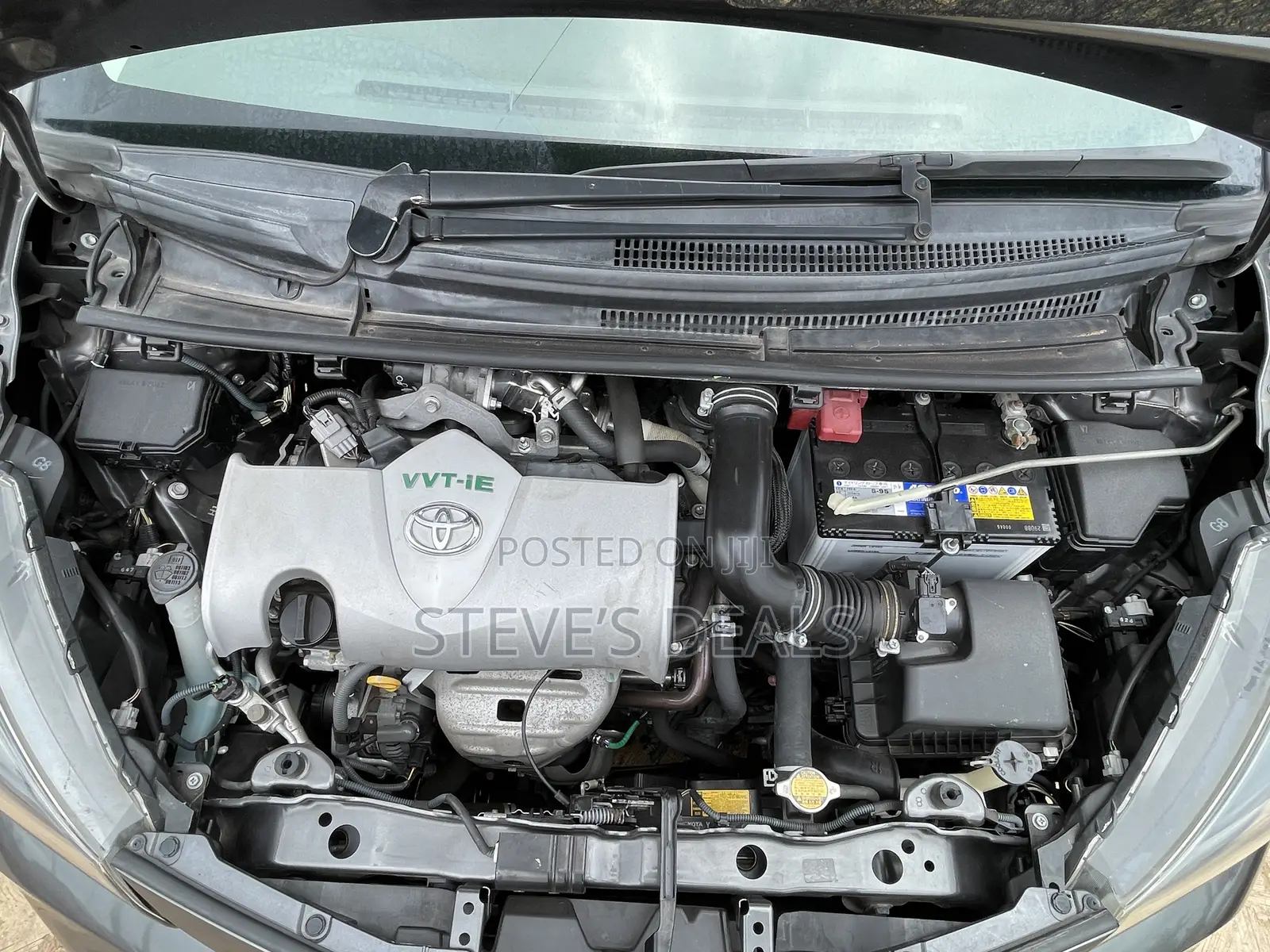 Toyota Vitz 1.3 FWD 5dr 2016 Gray