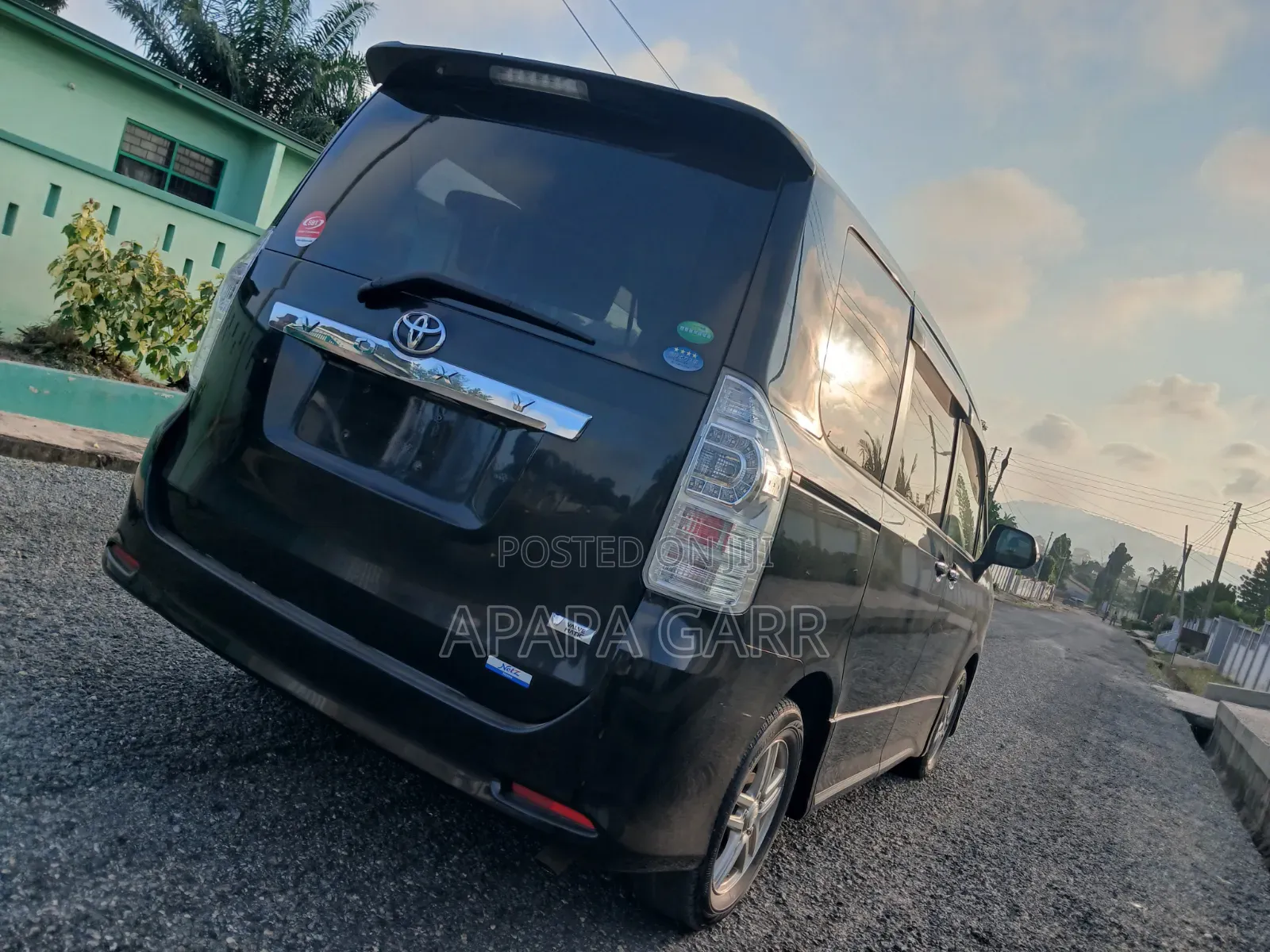 Toyota Voxy 2013 Black
