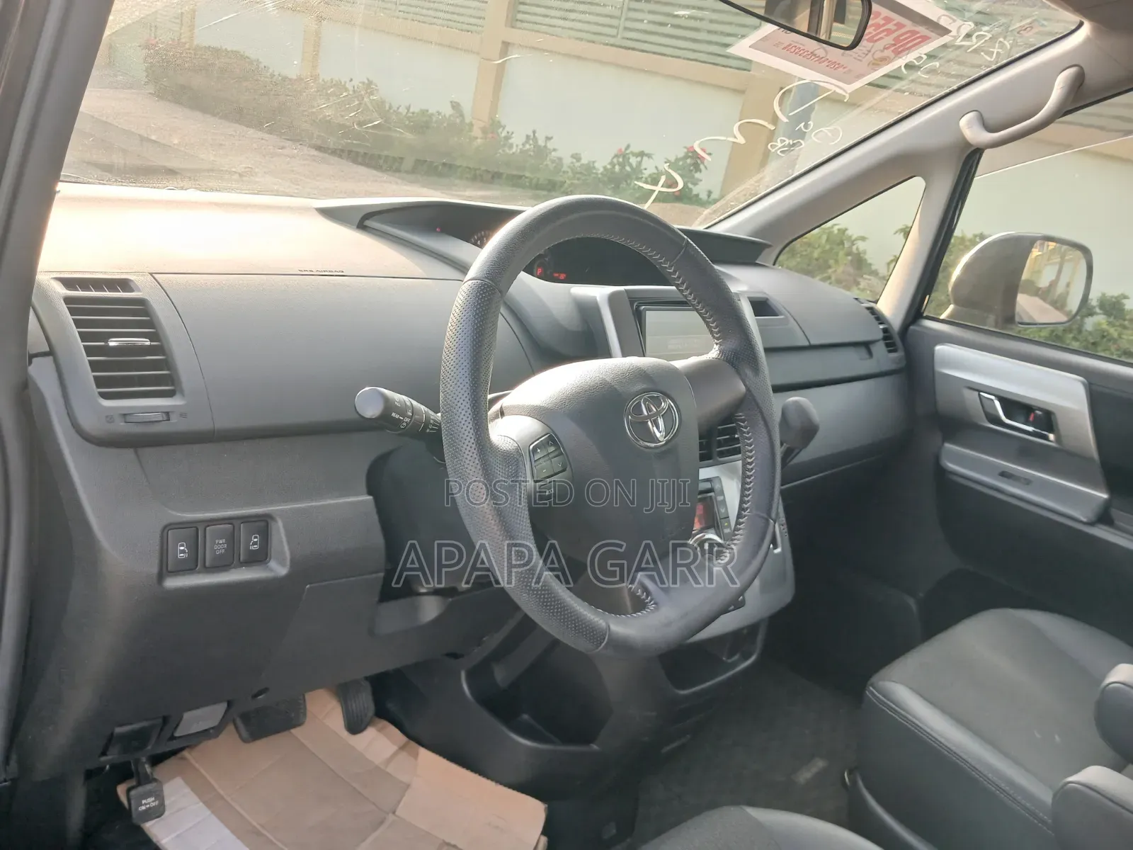 Toyota Voxy 2013 Black