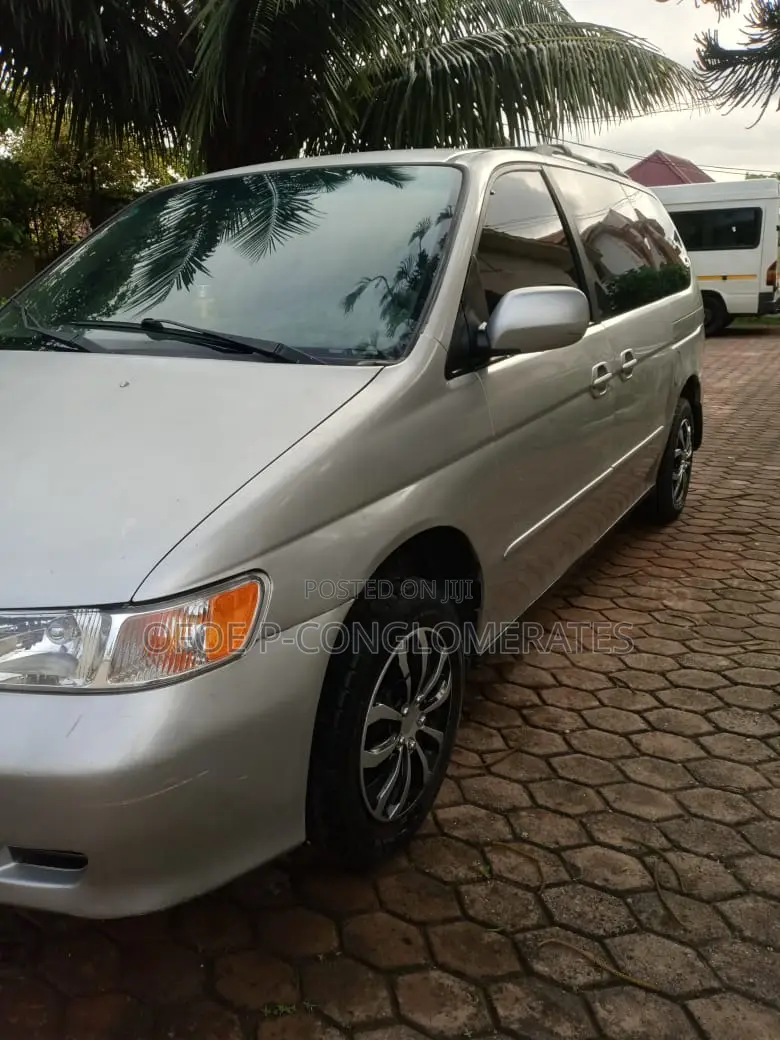 Honda Odyssey 2010 Silver