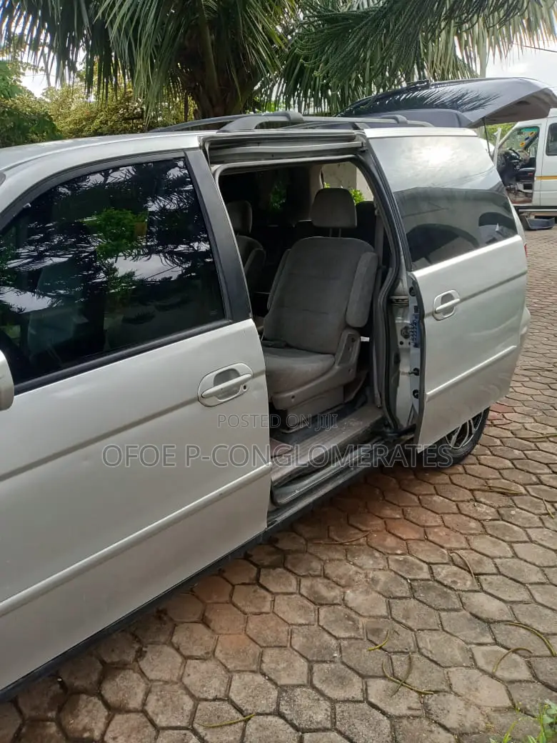 Honda Odyssey 2010 Silver